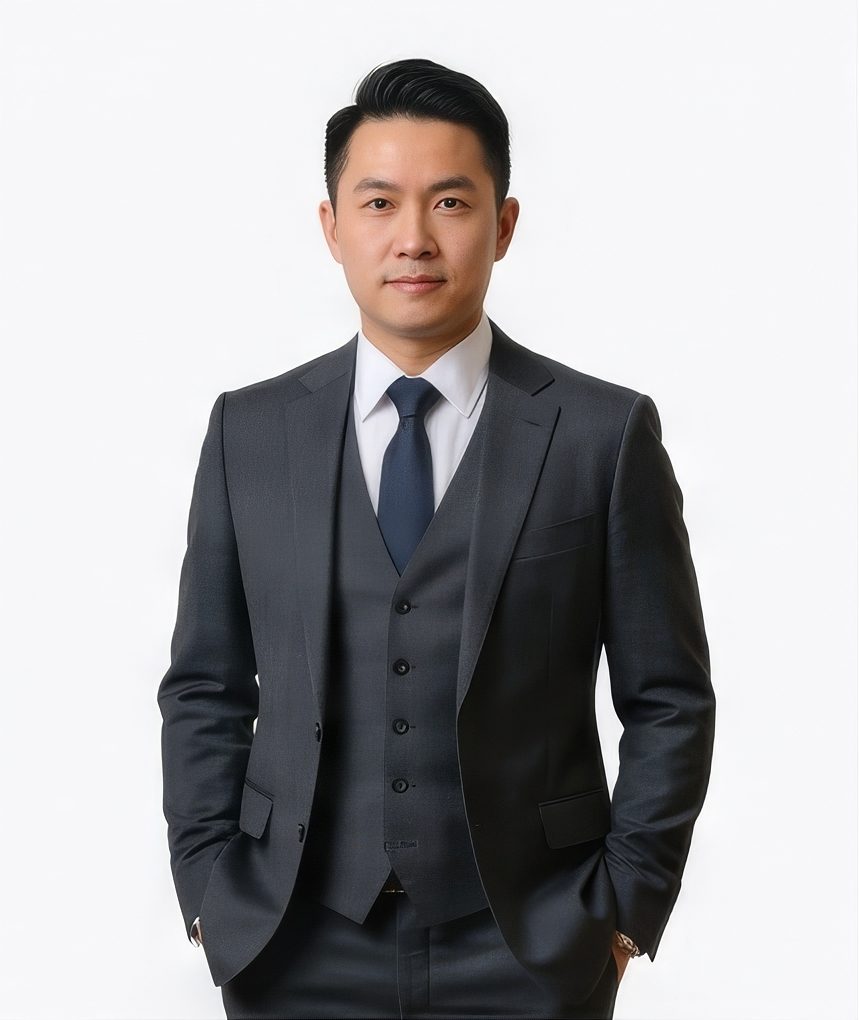Professional man in a suit for a finance LinkedIn headshot